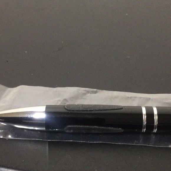 New Canadian club pen - Picture 4 of 4